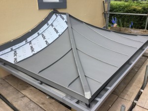 Curved Zinc Roof - VM Zinc Quartz Plus